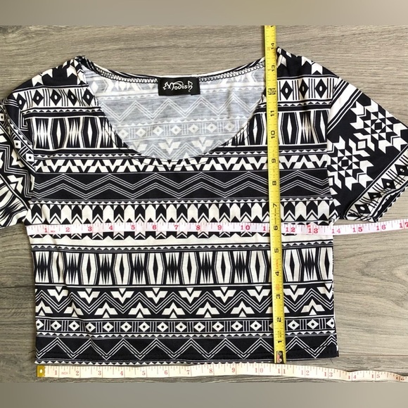 Modish tops - Picture 8 of 8